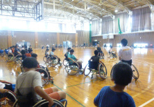 車椅子バスケットボールの教室