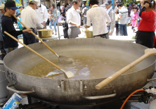 大鍋祭り早食い大会