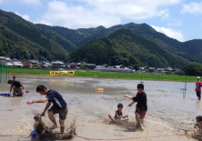 どろんこ大会親子ソリ引き