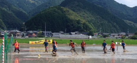 どろんこサッカー